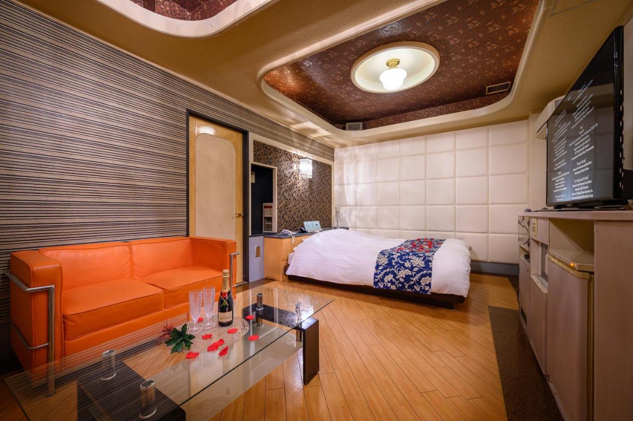 Hotel Mobilia (Adults Only) Tsurugashima Exterior photo